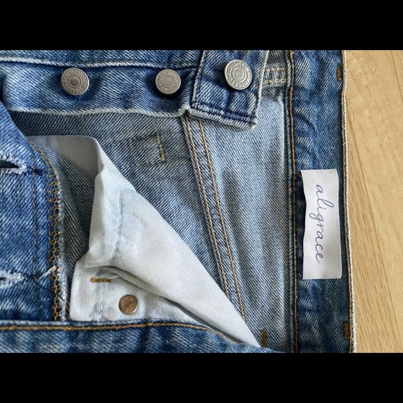 Women's Blue Distressed Jeans - Picture 4 of 4